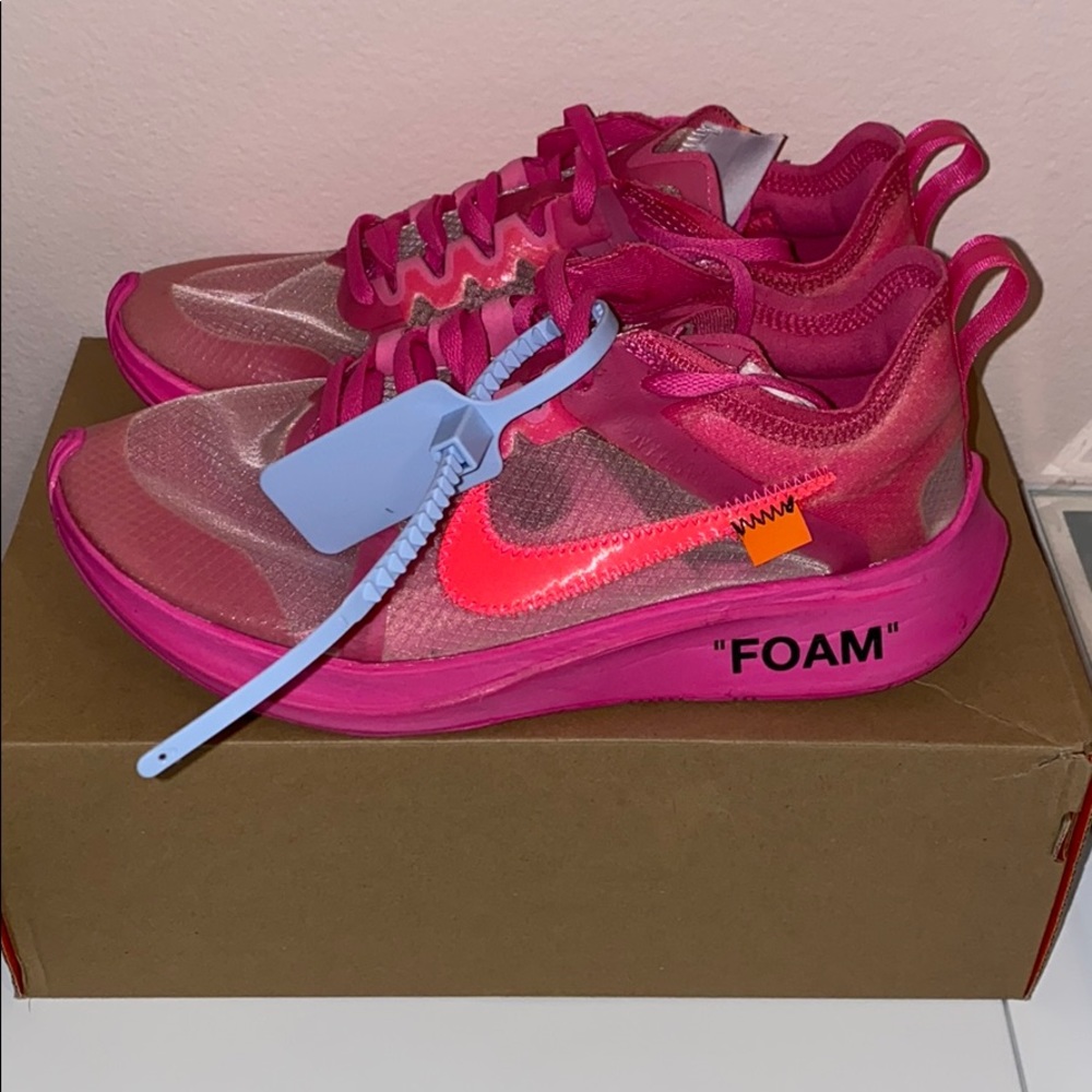 Off-White c/o Nike - Picture 3 of 8